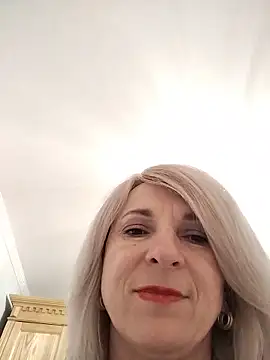 Snapshot of AhlyssaLove1155 chatting on 6, 6, 2026 AhlyssaLove1155 online show from 6, 6, 2026