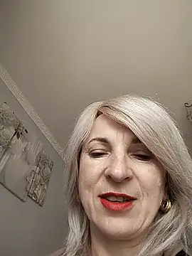 Snapshot of AhlyssaLove1155 chatting on 7, 6, 2026 AhlyssaLove1155 online show from 7, 6, 2026