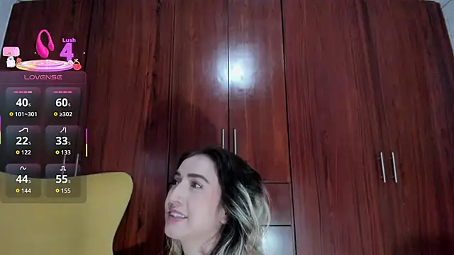 Snapshot of carly_grasso chatting on 13, 11, 2025 carly grasso online show from 13, 11, 2025