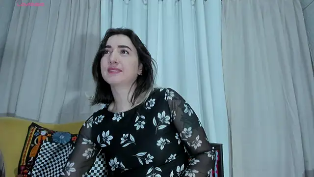 Snapshot of carly_grasso chatting on 7, 6, 2026 carly grasso online show from 7, 6, 2026