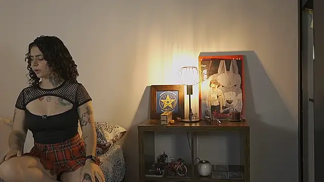 Snapshot of Estefania_Velez chatting on 6, 4, 2026 Estefania Velez online show from 6, 4, 2026