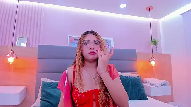 abril dolly online show from 16, 12, 2025