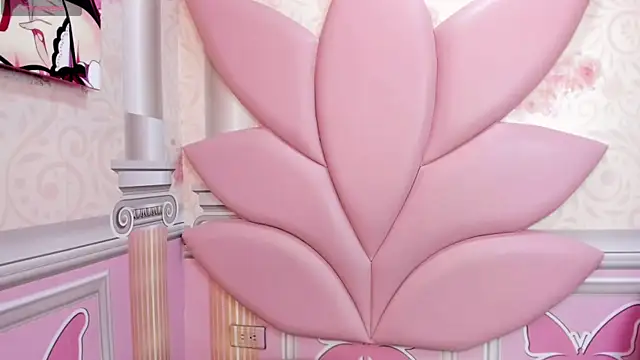 valeriecute18 online show from 25, 4, 2026