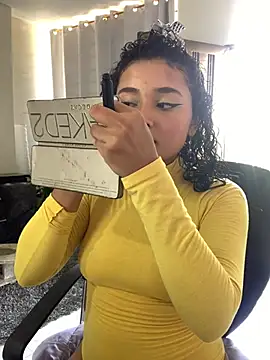 ladulcemary  online show from 24, 4, 2026