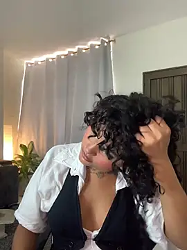 ladulcemary  online show from 25, 4, 2026