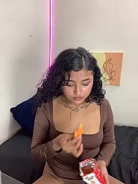 ladulcemary  online show from 28, 4, 2026