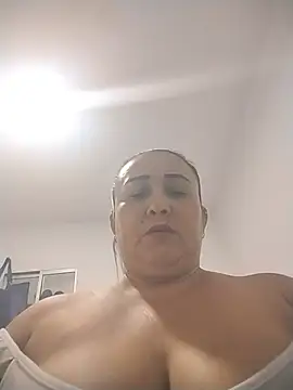 Nini Love  online show from 24, 7, 2026