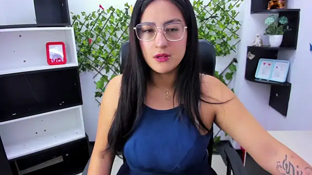 sophi hardd  online show from 27, 2, 2026