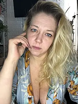 JenniferCarmen online show from 2, 4, 2026