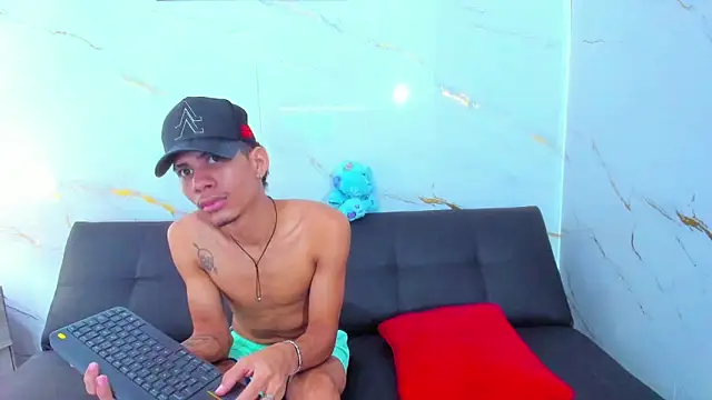 Alex jeins at online show from 31, 1, 2026