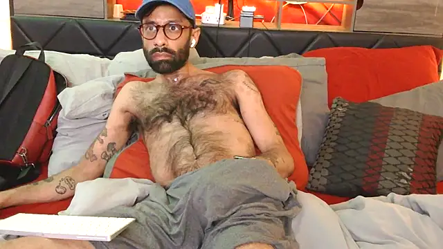 Snapshot of LilBrownPKB chatting on 19, 12, 2025 LilBrownPKB online show from 19, 12, 2025