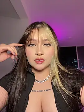 Daniela ruizz online show from 15, 5, 2026