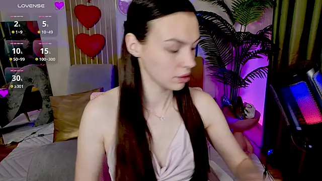 Snapshot of MaxinCarroll chatting on 4, 5, 2026 MaxinCarroll online show from 4, 5, 2026