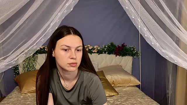 MaxinCarroll online show from 25, 6, 2026