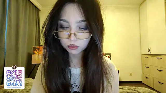 Qwami Amie online show from 12, 1, 2026