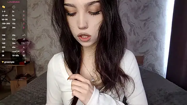 Qwami Amie online show from 27, 4, 2026