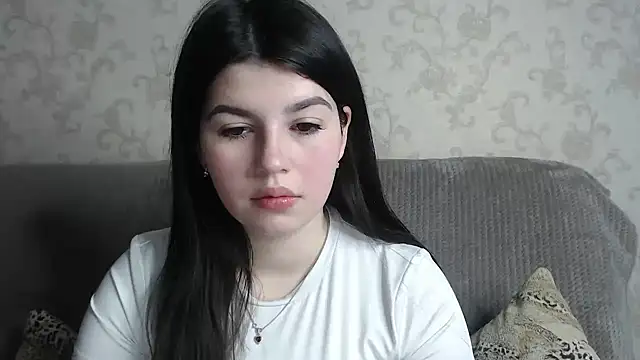 KisaModel online show from 8, 4, 2026