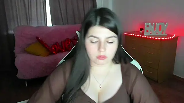 Snapshot of KisaModel chatting on 4, 6, 2026 KisaModel online show from 4, 6, 2026