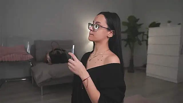 ValexieLux online show from 25, 4, 2026