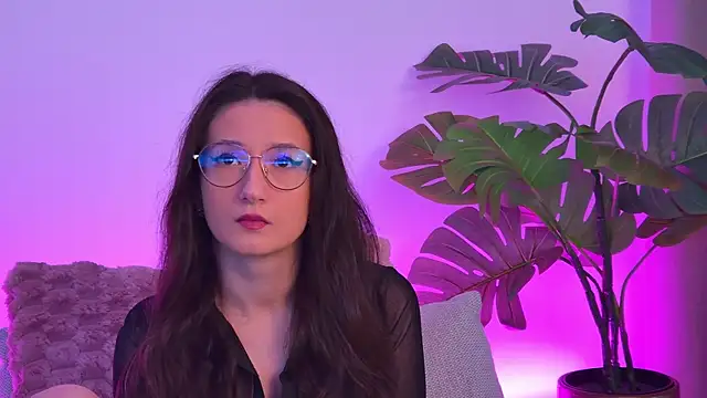 TheaMalekoo online show from 25, 4, 2026