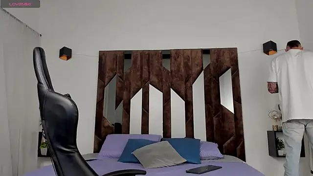 J king   online show from 21, 4, 2026