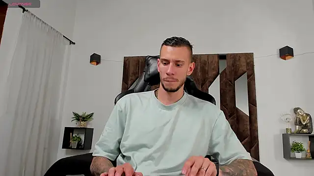 J king   online show from 29, 4, 2026