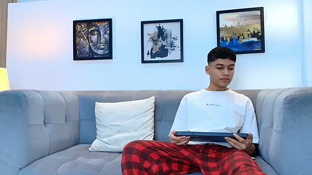 HORNY PRETTY online show from 7, 4, 2026