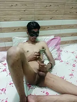 xoupleaura online show from 29, 4, 2026