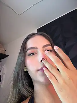 Snapshot of Valeria-escobar chatting on 13, 5, 2026 Valeria-escobar online show from 13, 5, 2026