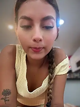 Snapshot of Valeria-escobar chatting on 28, 7, 2026 Valeria-escobar online show from 28, 7, 2026