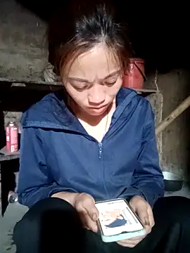 little-effy online show from 18, 4, 2026