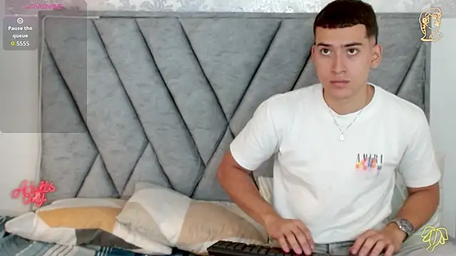 kyro estrada online show from 25, 4, 2026