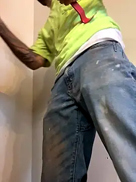 Snapshot of kingNQueen1211 chatting on 19, 12, 2025 kingNQueen1211 online show from 19, 12, 2025