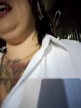 Divine Pouvoir online show from 2, 4, 2026