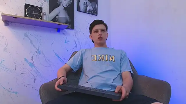 sebastamayo  online show from 10, 4, 2026