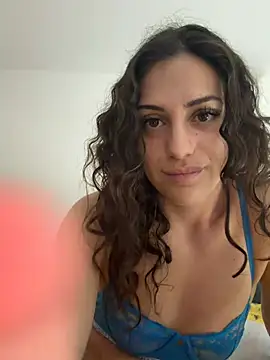 Snapshot of CoquineCharmeuse chatting on 28, 4, 2026 CoquineCharmeuse online show from 28, 4, 2026