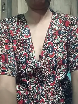 Snapshot of teena-11 chatting on 18, 12, 2025 teena-11 online show from 18, 12, 2025