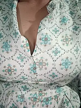 Snapshot of teena-11 chatting on 9, 1, 2026 teena-11 online show from 9, 1, 2026