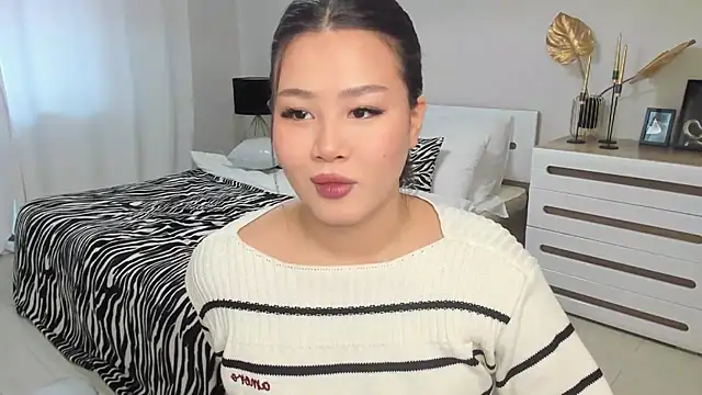 Brunette Charm online show from 11, 2, 2026