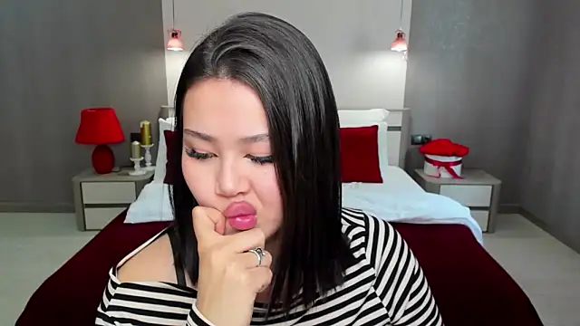 Brunette Charm online show from 14, 4, 2026