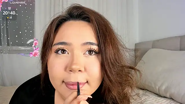 Mia Carmin online show from 12, 4, 2026