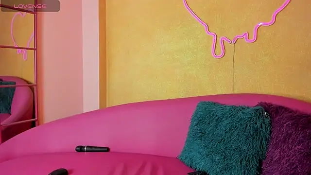 EVANGELIINE 21 online show from 19, 4, 2026