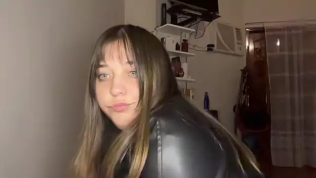 Snapshot of soyirislevin chatting on 8, 4, 2026 soyirislevin online show from 8, 4, 2026