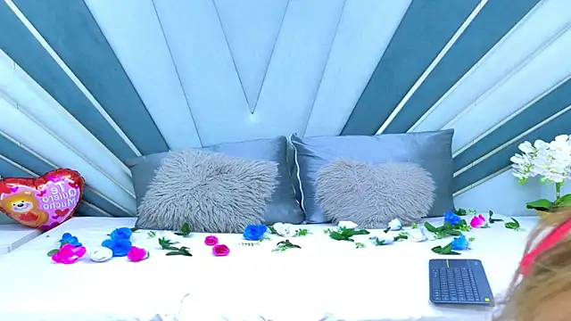 Snapshot of DulceeEsmeralda chatting on 12, 2, 2026 DulceeEsmeralda online show from 12, 2, 2026