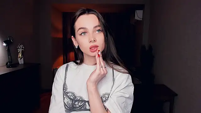 YvonneRobes online show from 8, 1, 2026