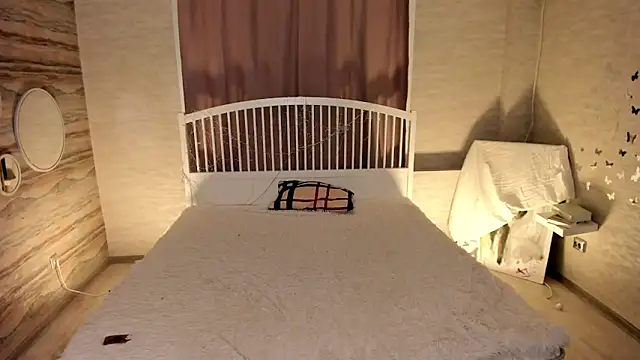 YvonneRobes online show from 27, 4, 2026