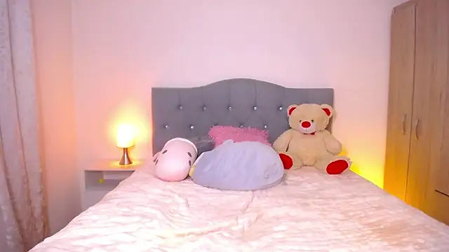 Snapshot of Kitten_Riot chatting on 24, 2, 2026 Kitten Riot online show from 24, 2, 2026