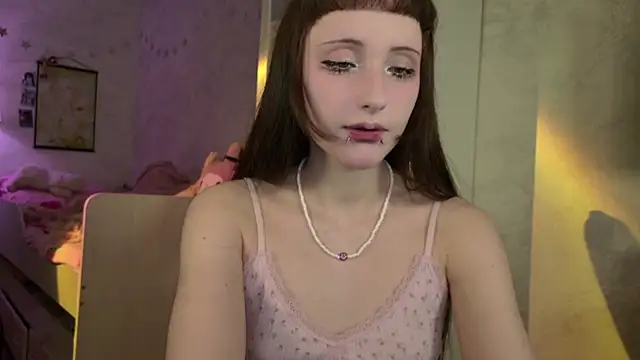 MiraJades online show from 25, 4, 2026