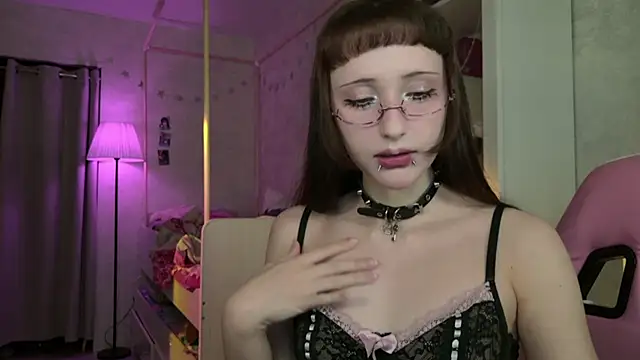 MiraJades online show from 14, 5, 2026