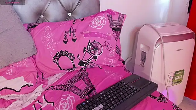 RossieCooper online show from 11, 3, 2026